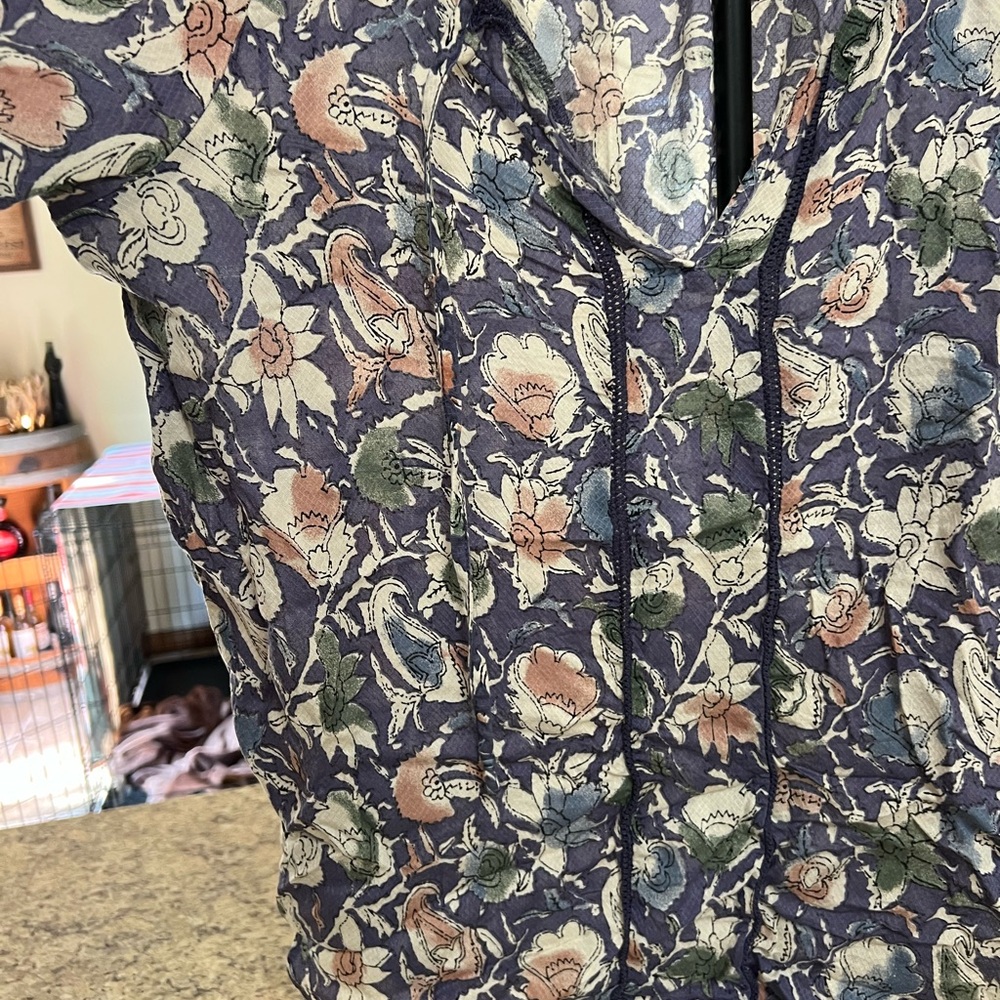 Lucky Brand blue pink green ivory Floral Lightweight blouse - Picture 2 of 7